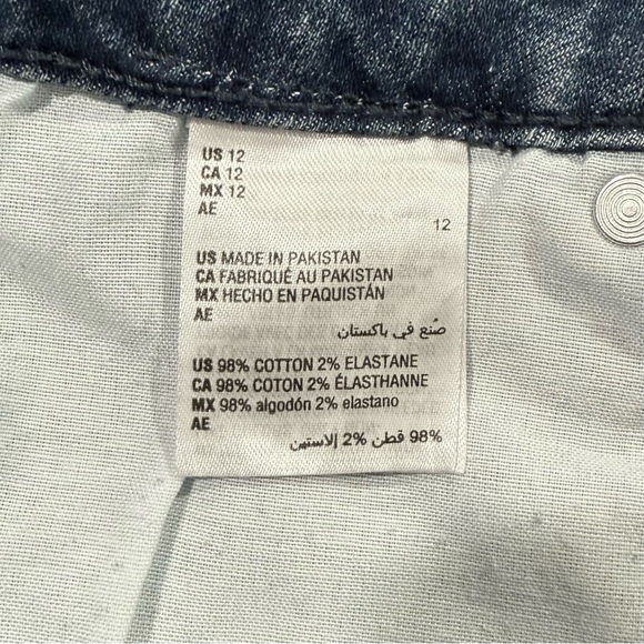 Style & Co. High Rise 7” Inseam Denim Shorts - Picture 4 of 5